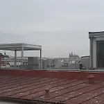 호스텔 오플레탈로바 *
