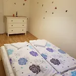 호스텔 오플레탈로바